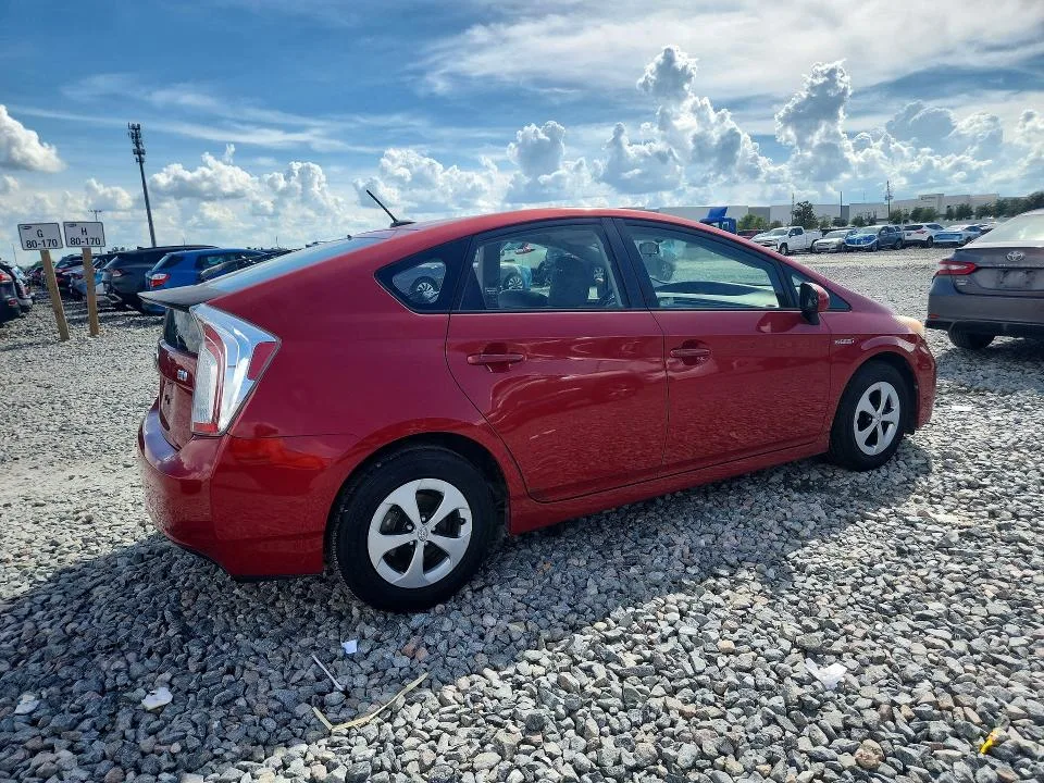 JTDKN3DU8E0371570 — 2014 TOYOTA PRIUS photo 3