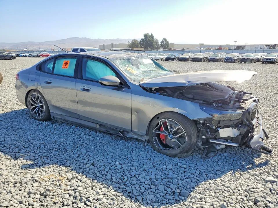 WBY33FK07RCS17883 — 2024 BMW I5 photo 4