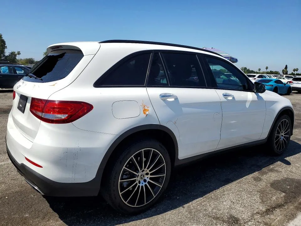 WDC0G4JB8JF361052 — 2018 MERCEDES-BENZ GLC photo 3
