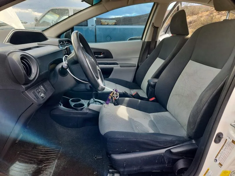 JTDKDTB36E1563688 — 2014 TOYOTA PRIUS C photo 7
