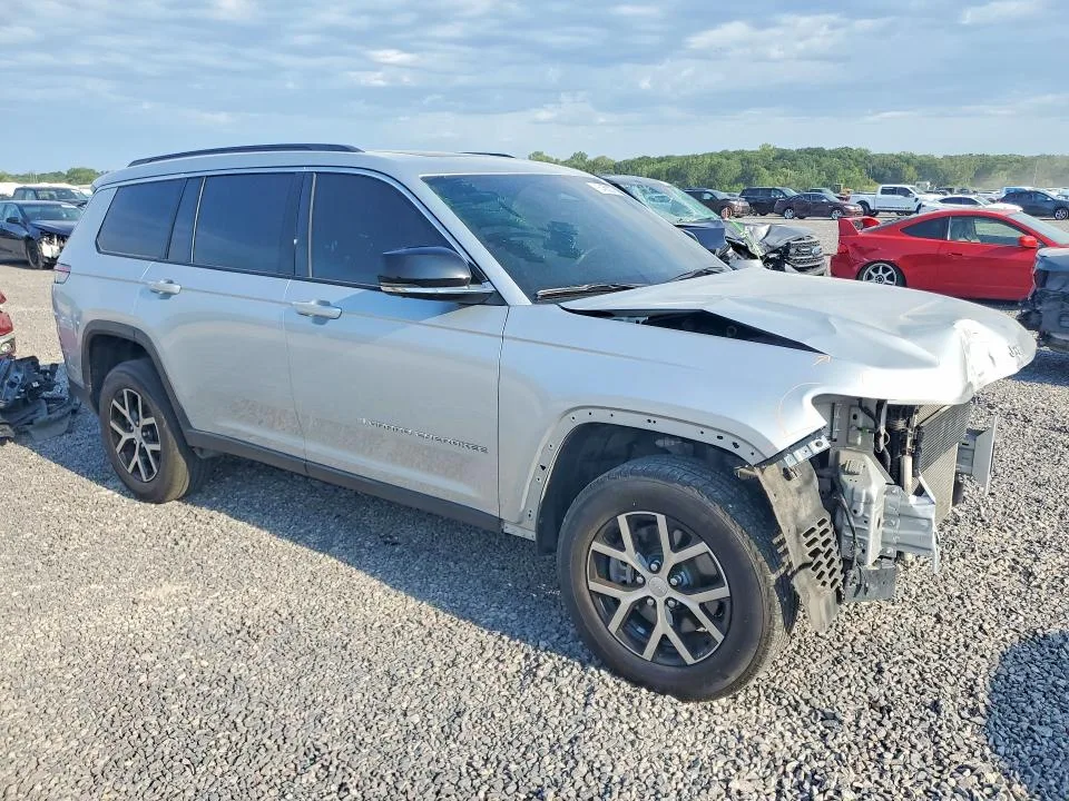1C4RJKBG9R8602968 — 2024 JEEP GRAND CHEROKEE photo 4