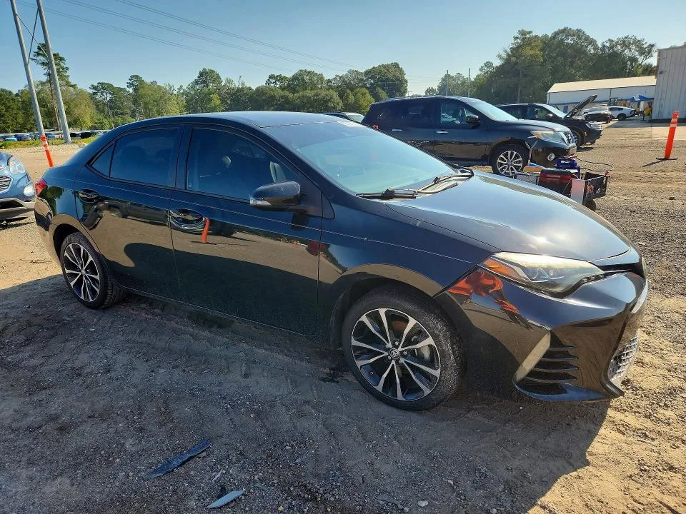 5YFBURHE1JP757658 — 2018 TOYOTA COROLLA photo 4