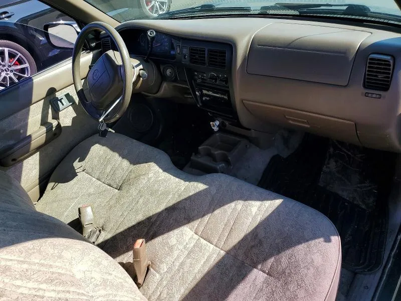 4TANL42N6YZ672936 — 2000 TOYOTA TACOMA photo 8