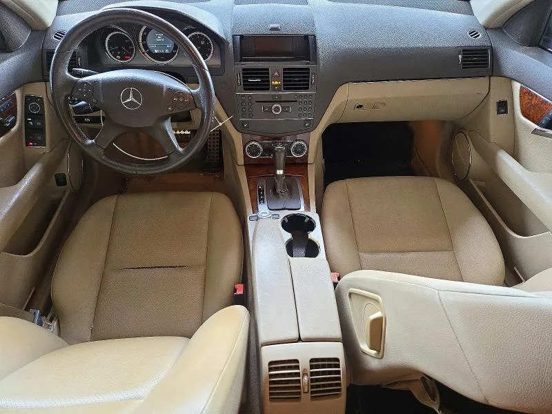 WDDGF5EB0AR108478 — 2010 MERCEDES-BENZ C photo 8