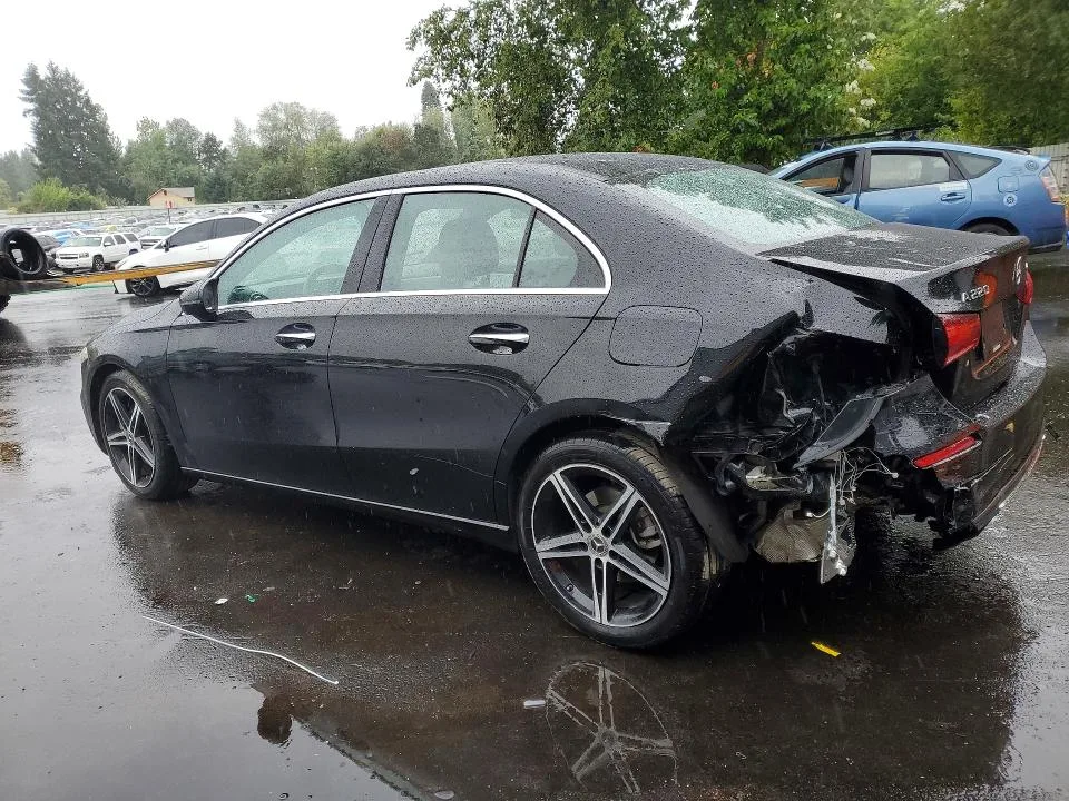 WDD3G4FBXKW035417 — 2019 MERCEDES-BENZ A photo 2