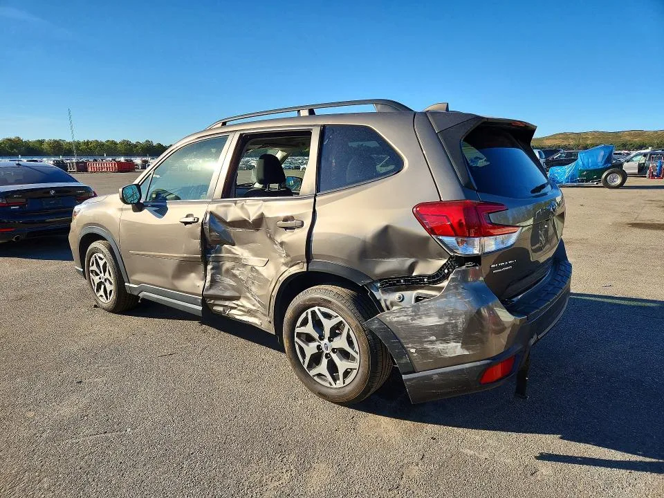 JF2SKAEC5KH436263 — 2019 SUBARU FORESTER photo 2