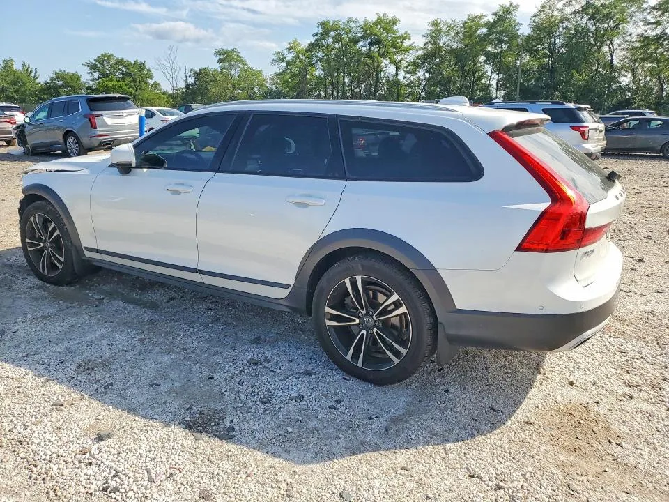 YV4102NKXJ1016497 — 2018 VOLVO V90 CROSS COUNTRY photo 2