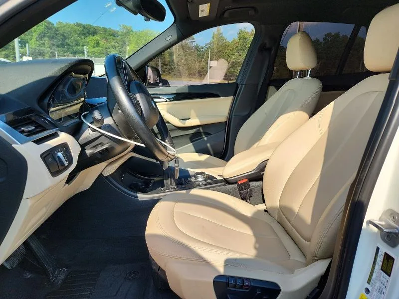 WBXHT3C3XJ5K20528 — 2018 BMW X1 photo 7