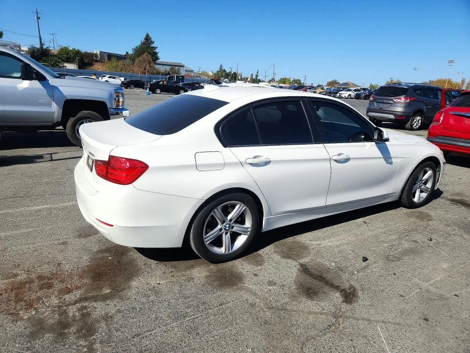 WBA3A5C54CF342547 — 2012 BMW 328 photo 3