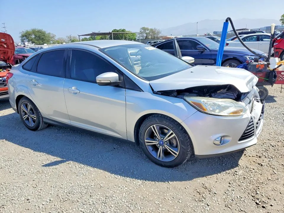 1FADP3F22EL143812 — 2014 FORD FOCUS photo 4