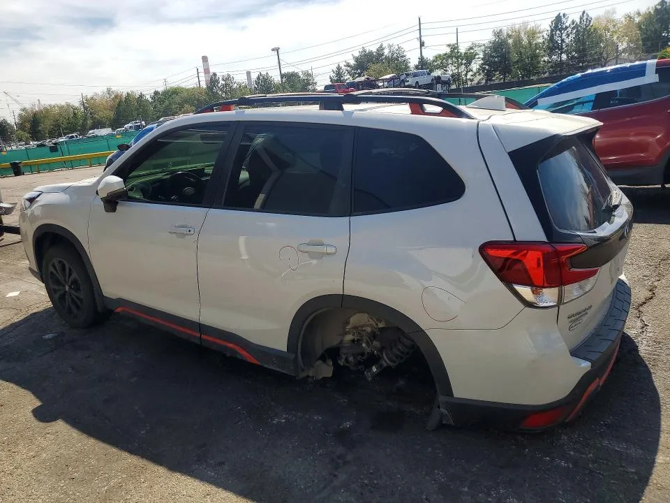 JF2SKAJC9NH423929 — 2022 SUBARU FORESTER photo 2