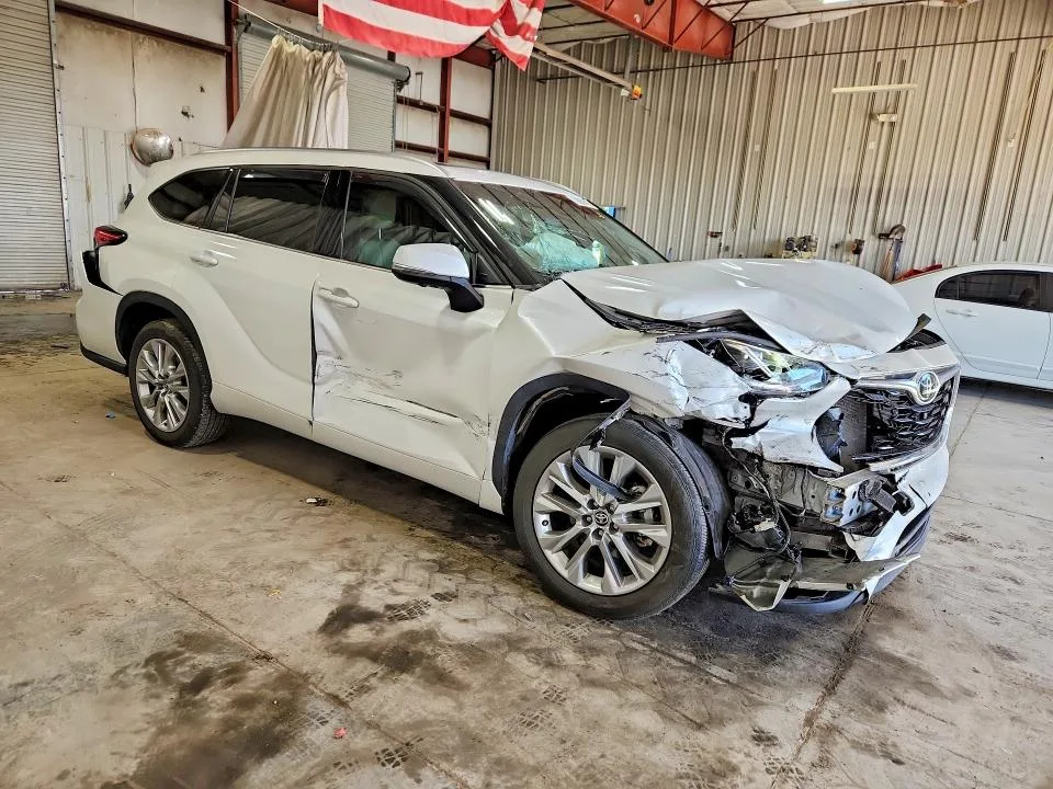 5TDKDRAH5PS026770 — 2023 TOYOTA HIGHLANDER photo 4