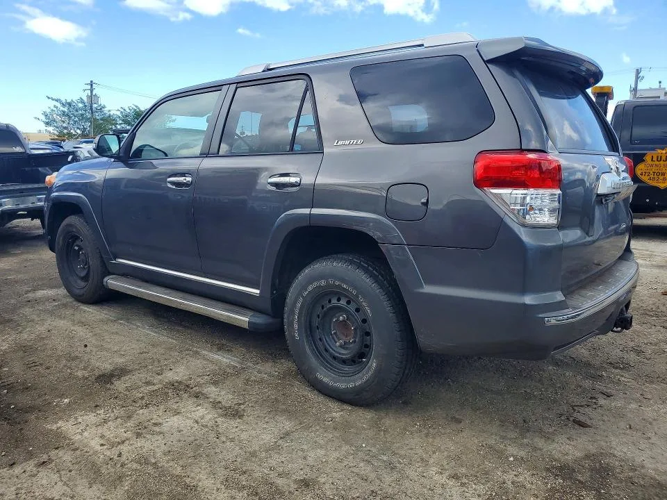 JTEBU5JR5B5052328 — 2011 TOYOTA 4RUNNER photo 2