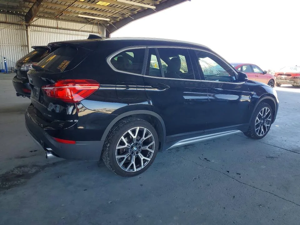 WBXJG7C08N5V12462 — 2022 BMW X1 photo 3