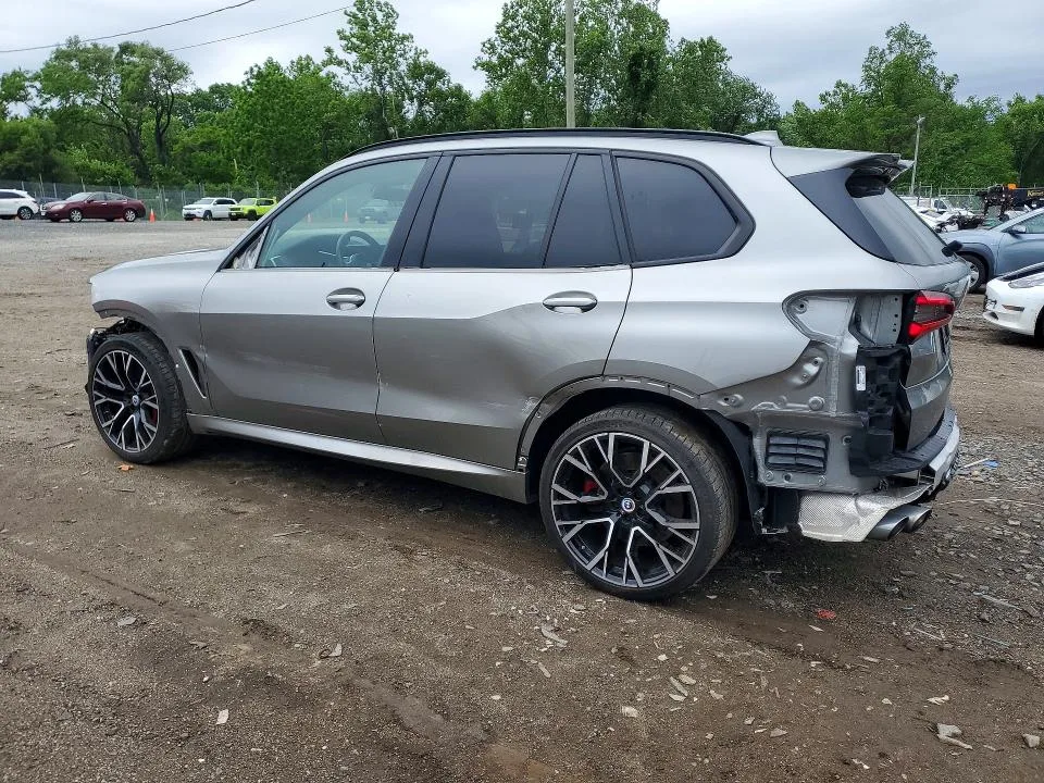 5YMJU0C04P9R93309 — 2023 BMW X5 photo 2