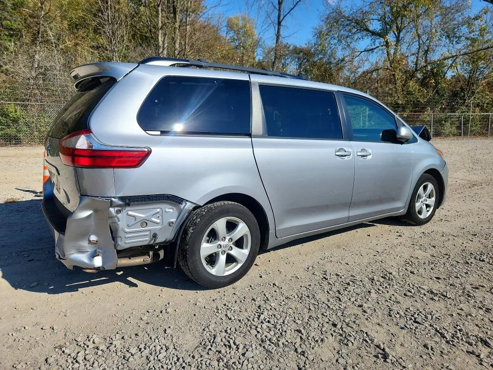 5TDKK3DCXFS544911 — 2015 TOYOTA SIENNA photo 3