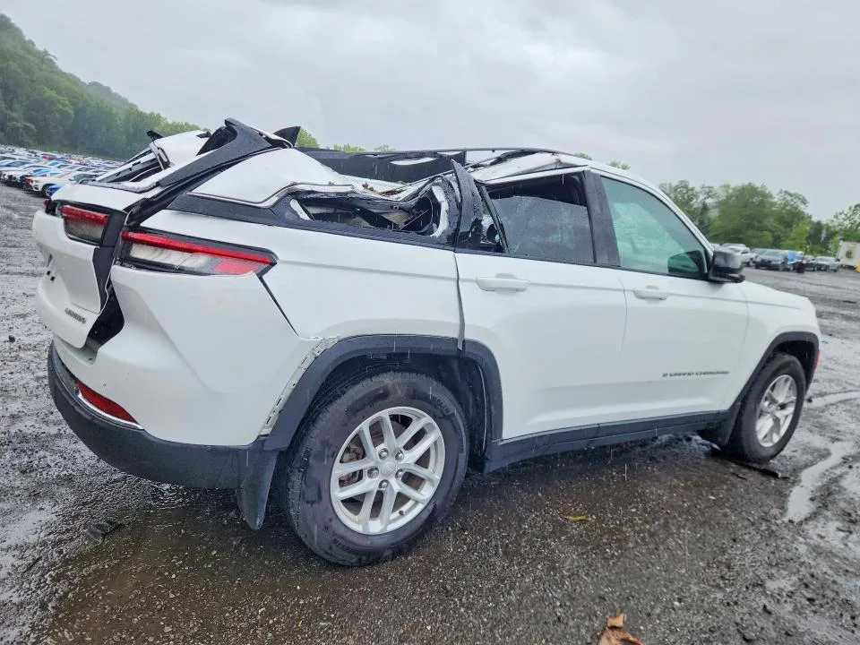 1C4RJHAG8SC302653 — 2025 JEEP GRAND CHEROKEE photo 3