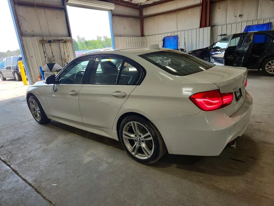 WBA8B7C5XJA938030 — 2018 BMW 340 photo 2