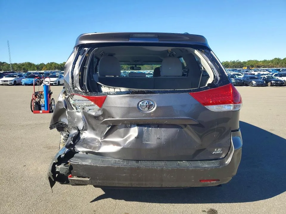 5TDJK3DC4CS036389 — 2012 TOYOTA SIENNA photo 6