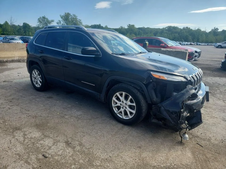 1C4PJMCS5FW753092 — 2015 JEEP CHEROKEE photo 4