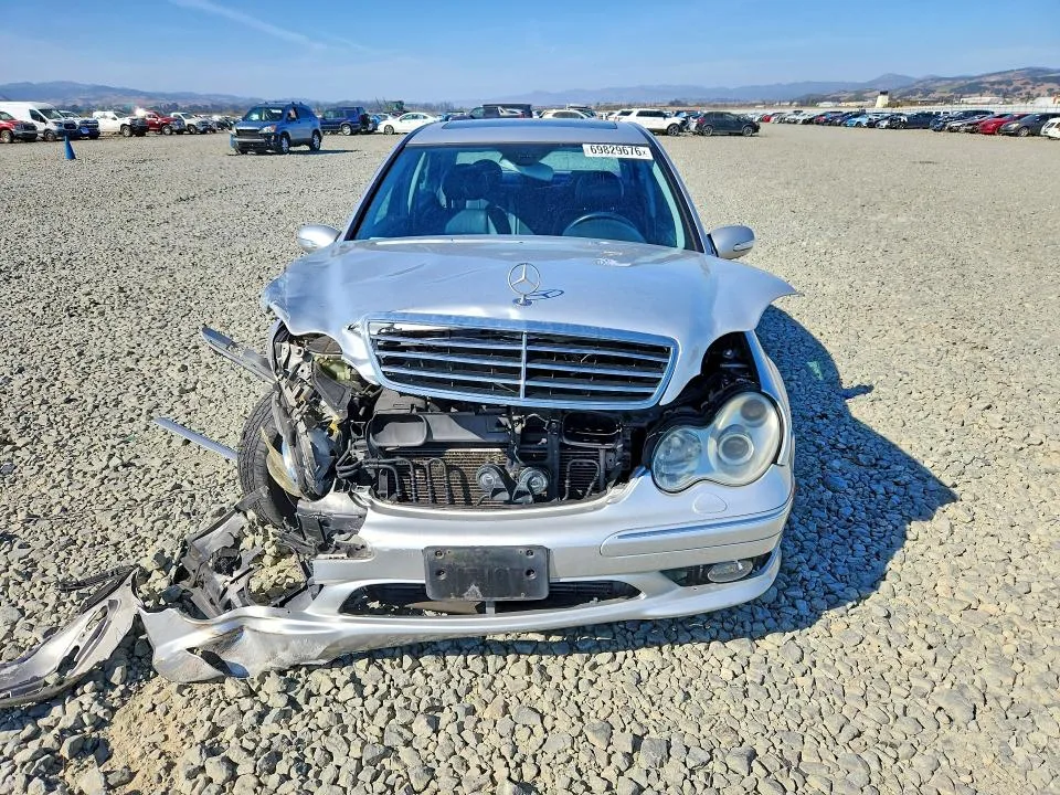 WDBRF40J55F600523 — 2005 MERCEDES-BENZ C photo 5