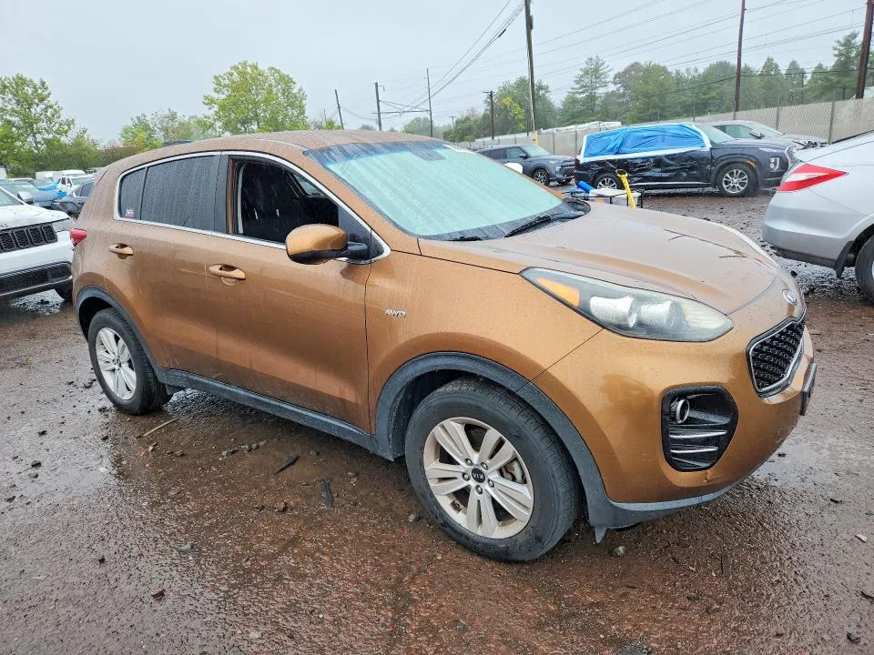 KNDPMCAC2J7385986 — 2018 KIA SPORTAGE photo 4