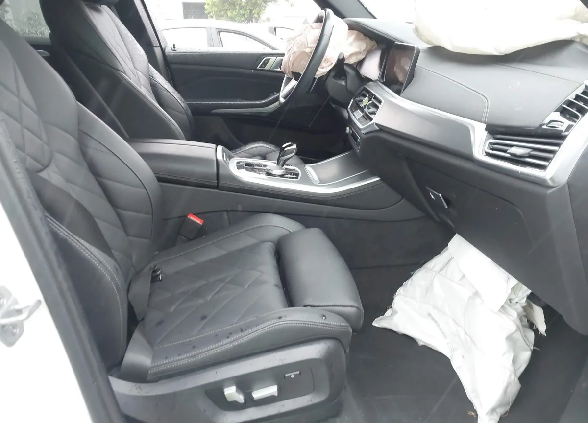 5UXCR6C06P9R21631 — 2023 BMW X5 photo 5