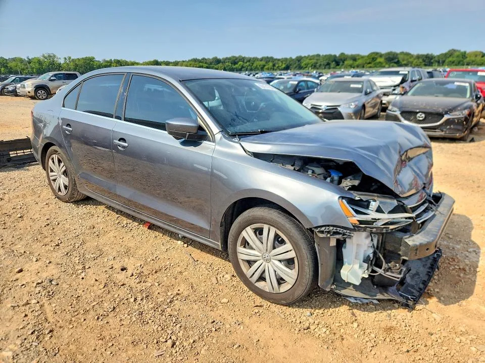 3VW2B7AJ2HM361691 — 2017 VOLKSWAGEN JETTA photo 4