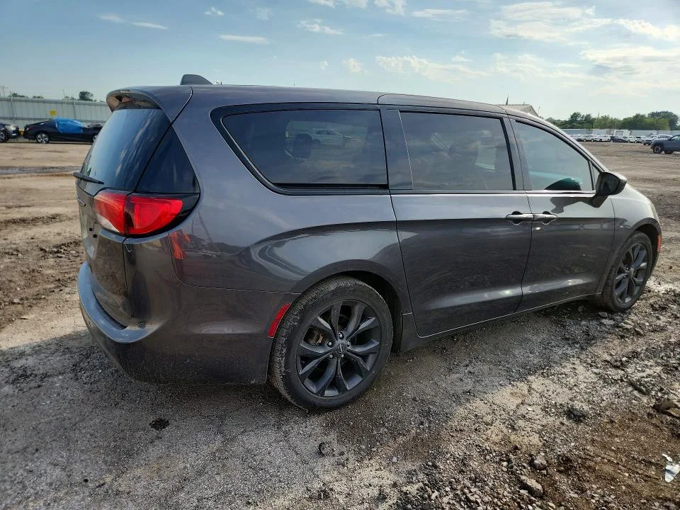 2C4RC1FG6LR269736 — 2020 CHRYSLER PACIFICA photo 3