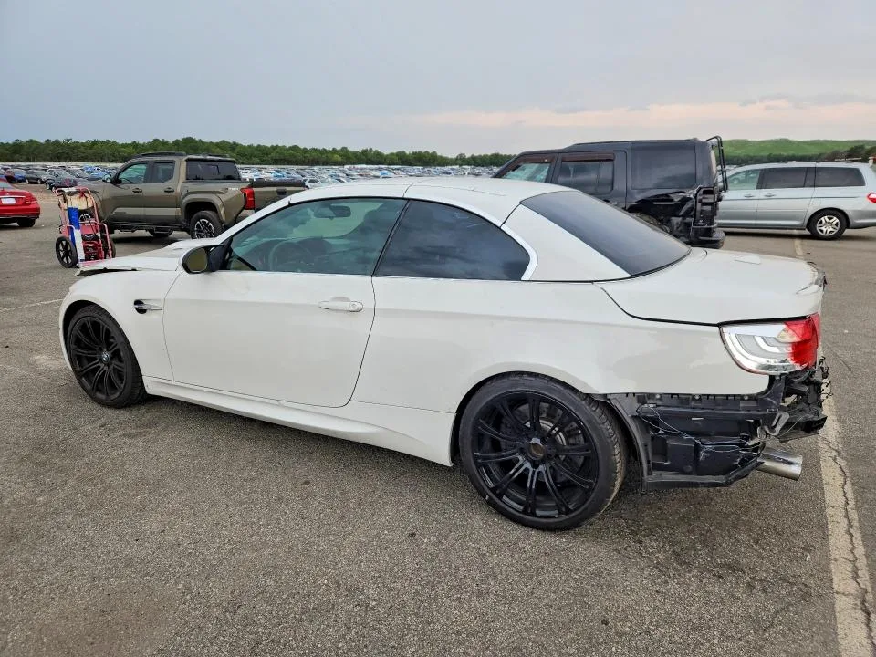 WBSDX9C57DE785918 — 2013 BMW M3 photo 2