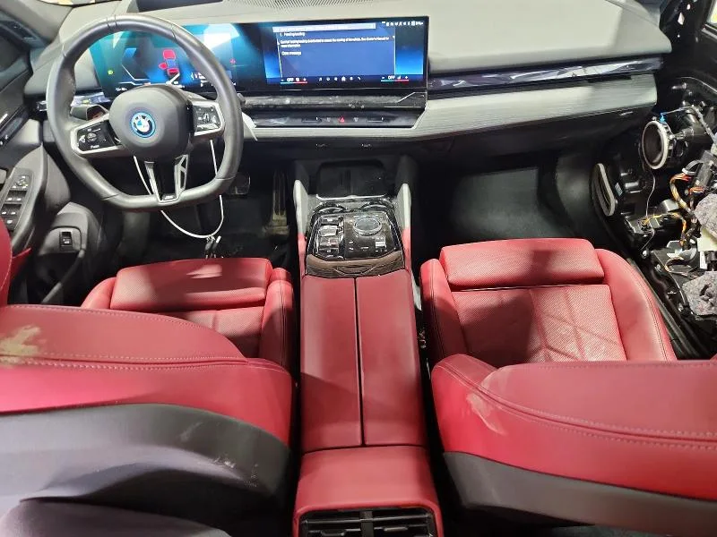 WBY13HG06SCT42679 — 2025 BMW I5 photo 8