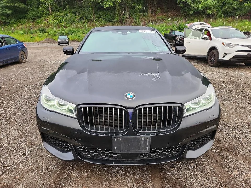 WBA7F2C33HG423265 — 2017 BMW 750 photo 5