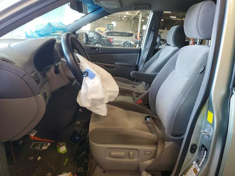 5TDKK4CC7AS315487 — 2010 TOYOTA SIENNA photo 7