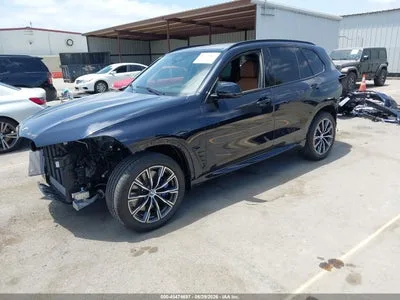5UX33EU01T9044731 — 2026 BMW X5 photo 2
