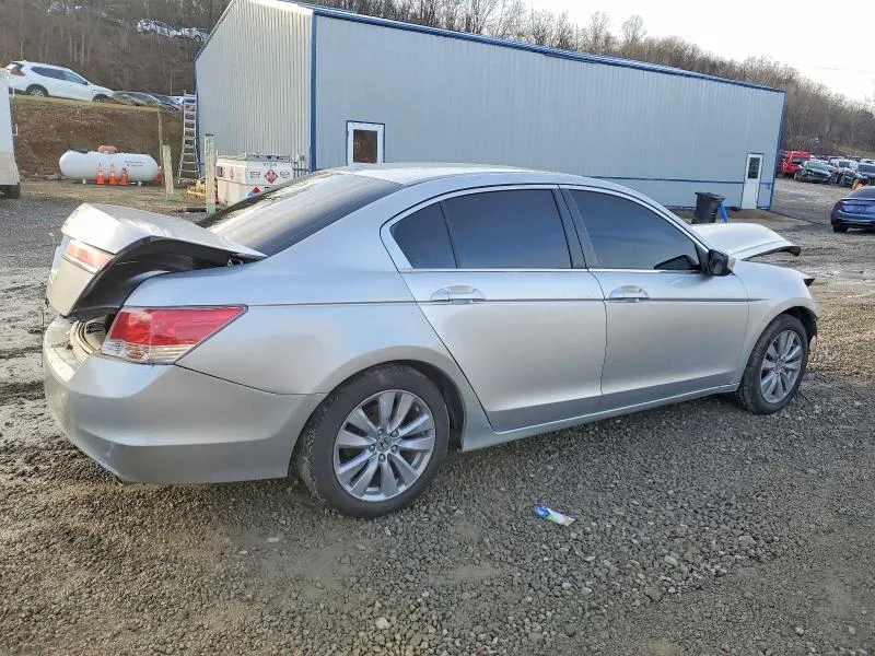 1HGCP2F83BA083181 — 2011 HONDA ACCORD photo 3