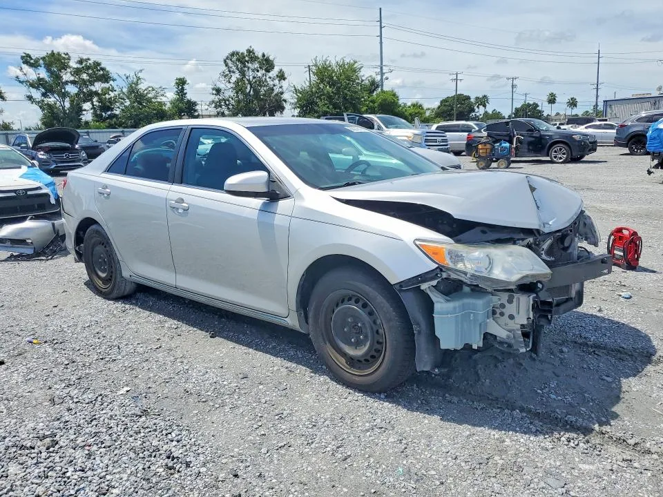 4T1BF1FK2EU309633 — 2014 TOYOTA CAMRY photo 4