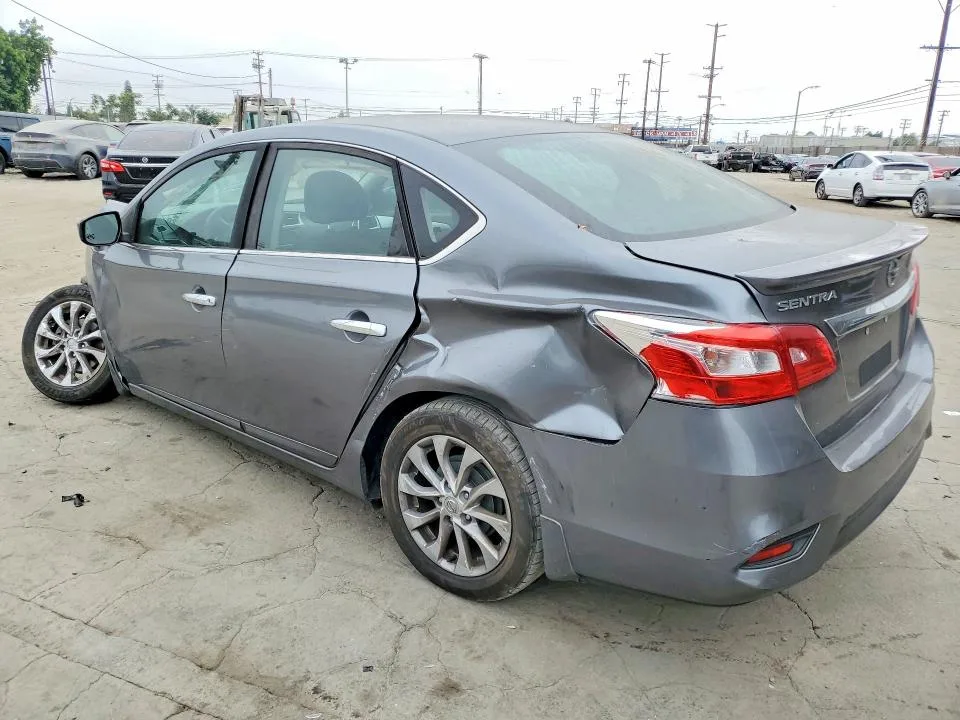 3N1AB7AP6JY230509 — 2018 NISSAN SENTRA photo 2