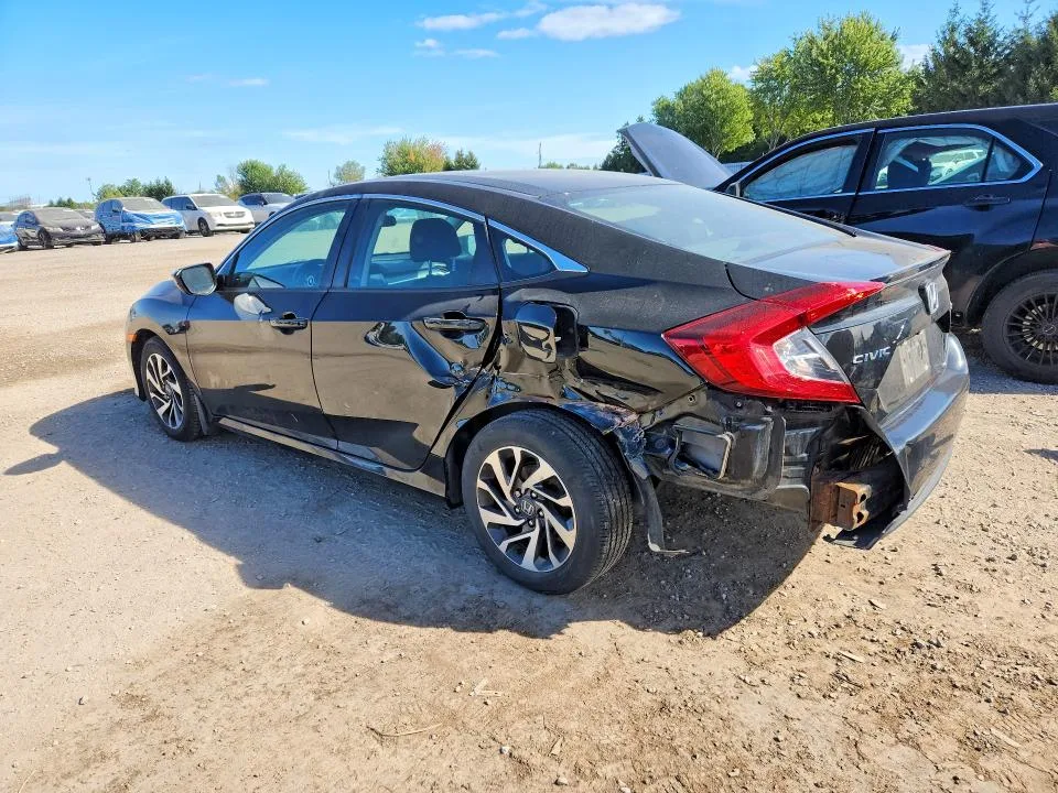 2HGFC2F62JH011735 — 2018 HONDA CIVIC photo 2