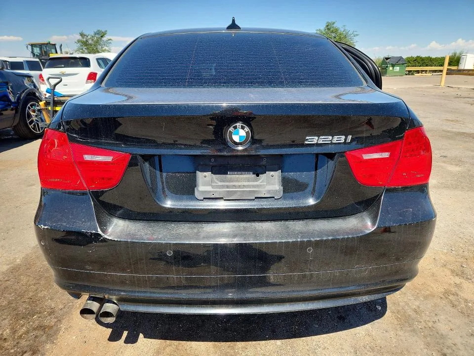 WBAPH7C5XBA800743 — 2011 BMW 328 photo 6