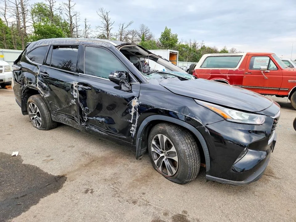 5TDGZRBH3LS037749 — 2020 TOYOTA HIGHLANDER photo 4