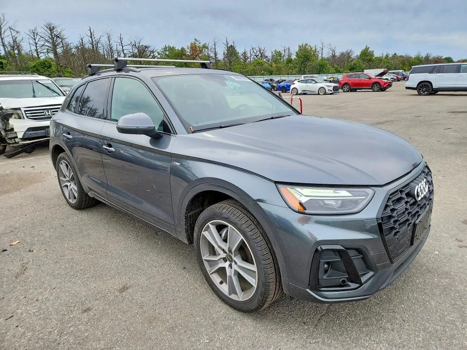 WA1GAAFY7S2052466 — 2025 AUDI Q5 photo 4