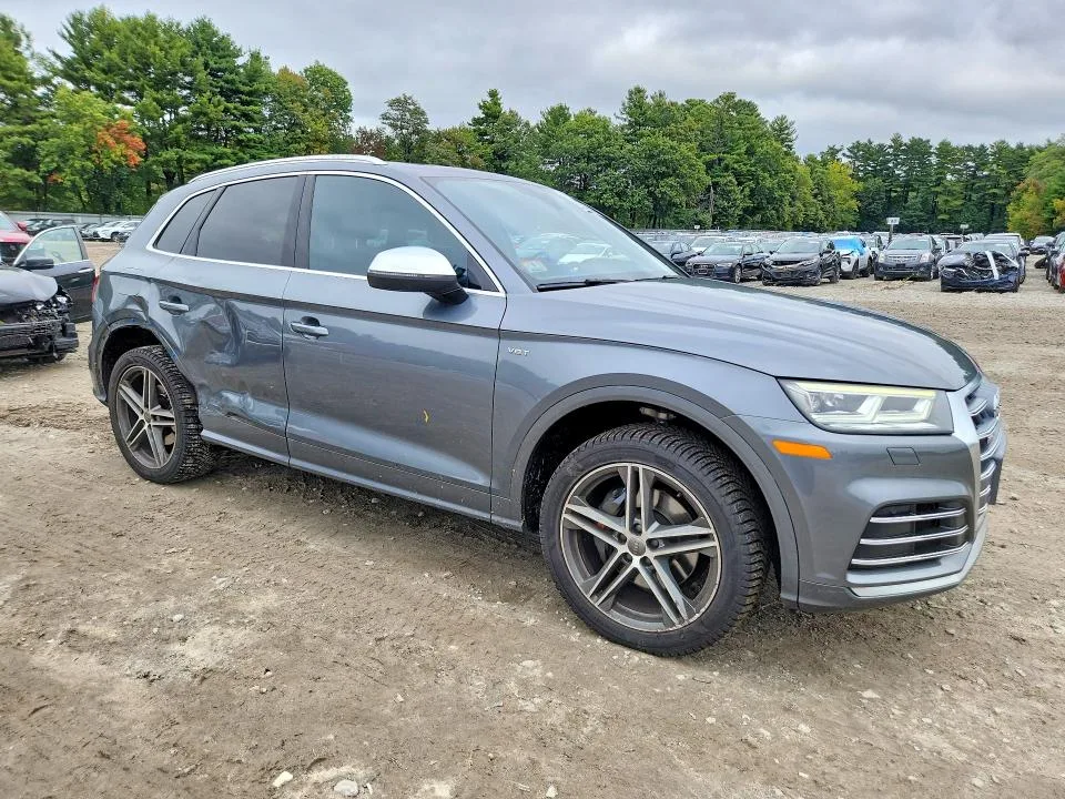 WA1A4AFY3J2142533 — 2018 AUDI SQ5 photo 4