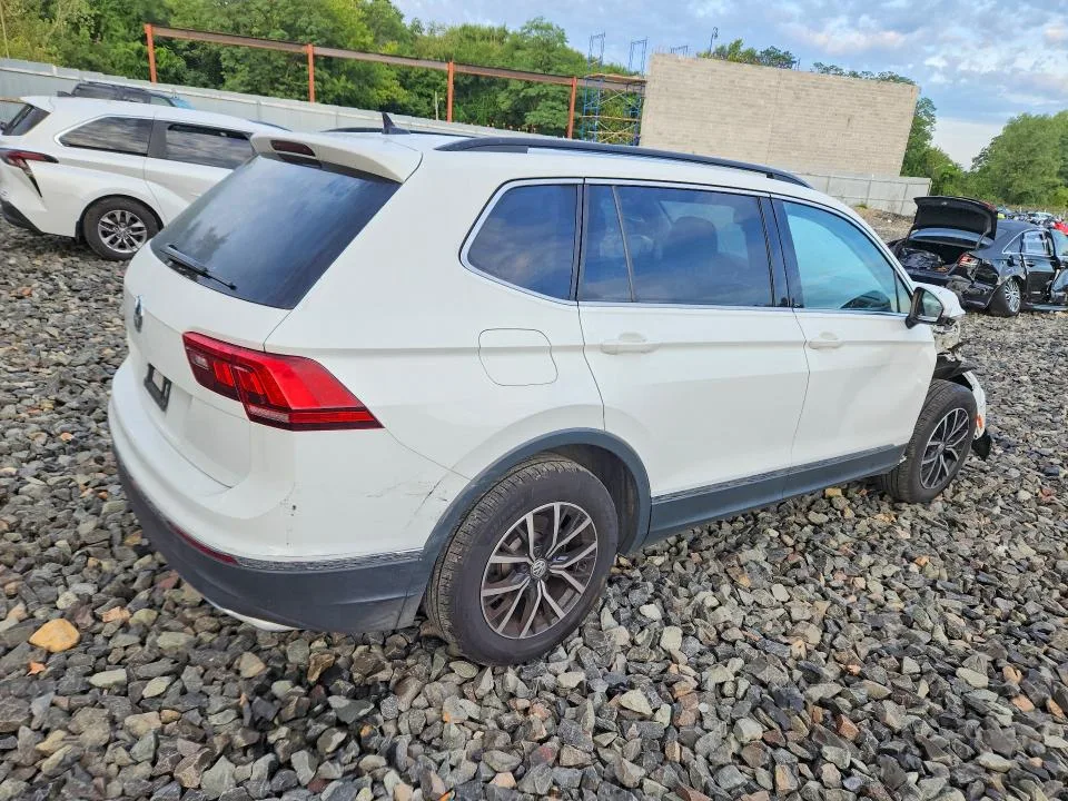 3VV3B7AX5MM112194 — 2021 VOLKSWAGEN TIGUAN photo 3