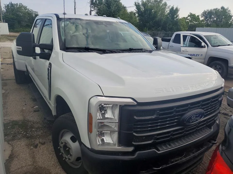 1FT8W3DT7SED26357 — 2025 FORD F350 photo 4