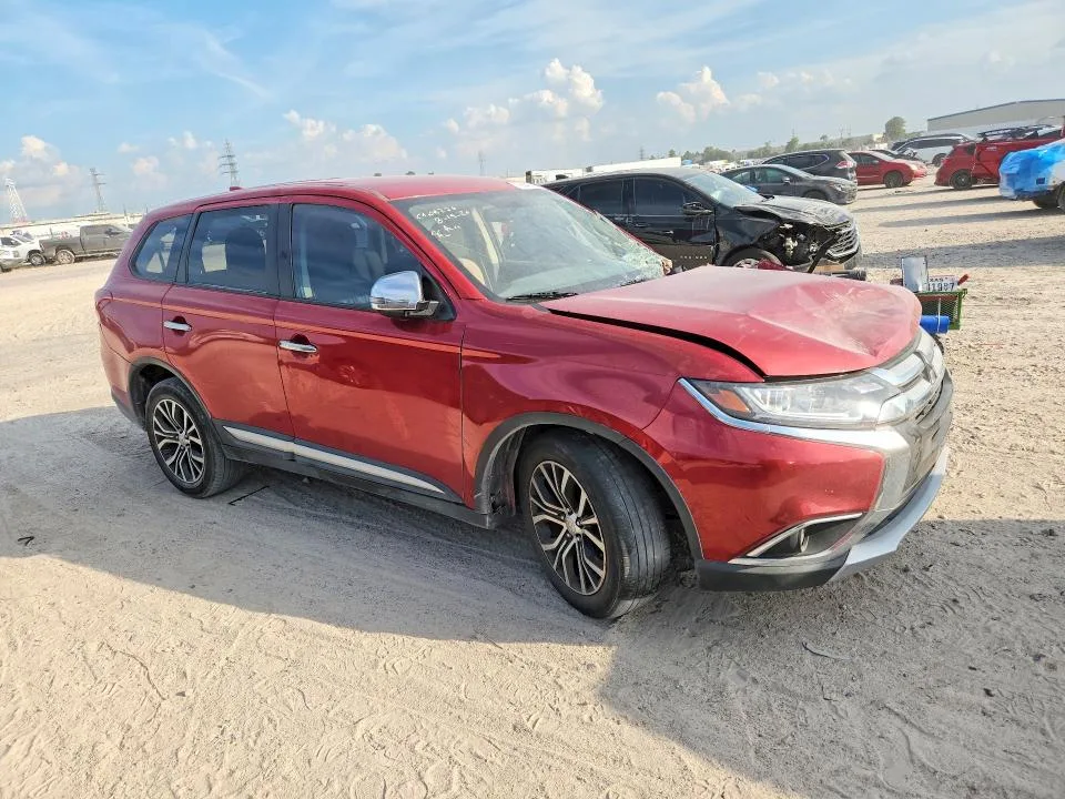 JA4AD3A38JZ060991 — 2018 MITSUBISHI OUTLANDER photo 4