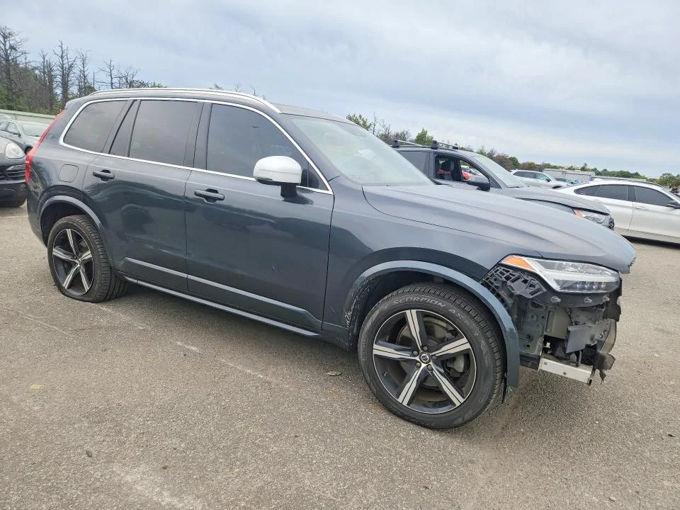 YV4A22PMXJ1205692 — 2018 VOLVO XC90 photo 4