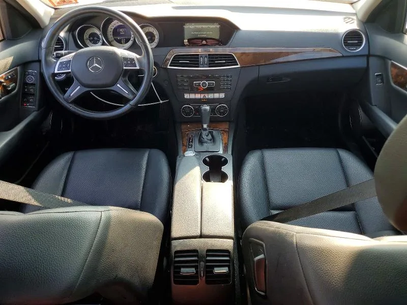 WDDGF8AB7DR285265 — 2013 MERCEDES-BENZ C photo 8