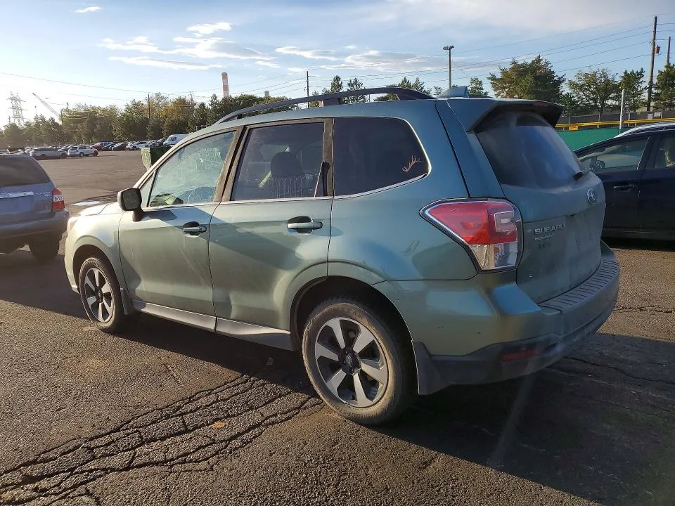 JF2SJARC1HH537239 — 2017 SUBARU FORESTER photo 2