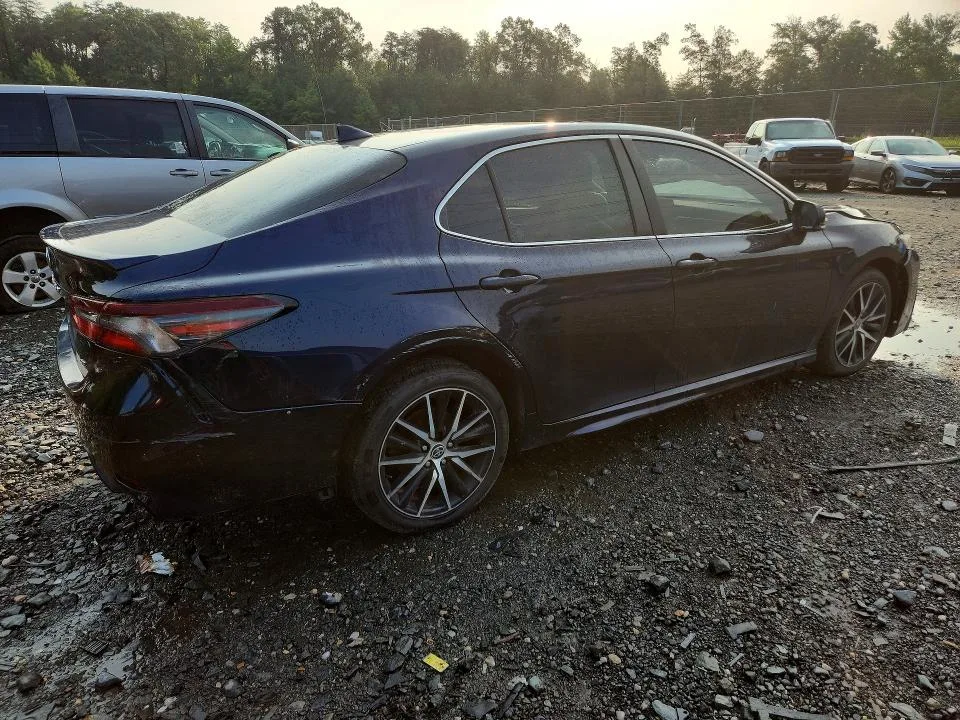 4T1G11AK2NU052601 — 2022 TOYOTA CAMRY photo 3