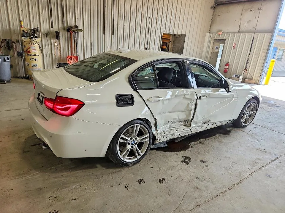 WBA8B7C5XJA938030 — 2018 BMW 340 photo 3